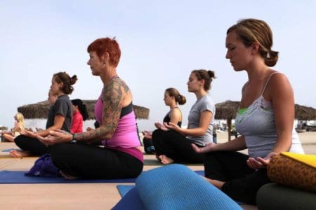 women-group-yoga