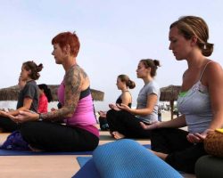 women-group-yoga
