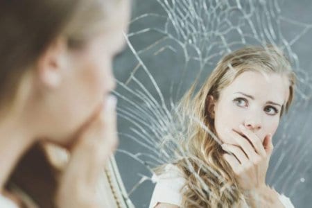 girl-and-broken-mirror
