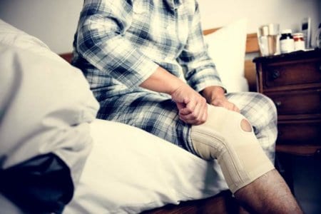 a-man-having-a-knee-injury