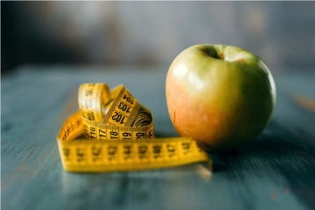 apple-and-measuring-tape-weight-loss-diet