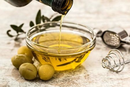 oliveoil-close-up