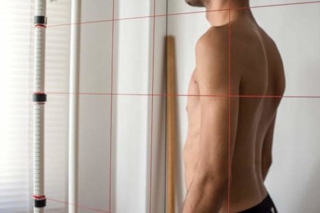 orthopedic-physiotherapist-check-body-growth