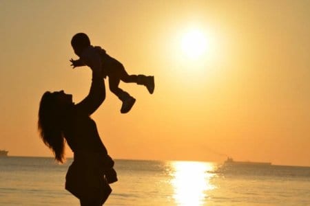 baby-babysitter-babysitting