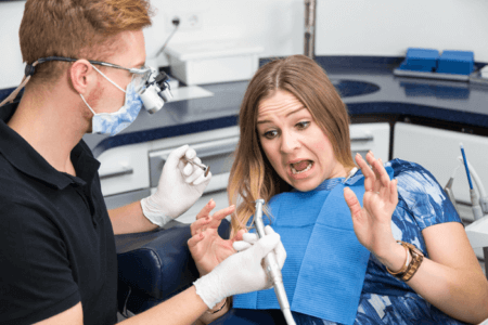 woman-with-dentophobia